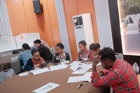 Telkom melalui program Rural Youth AI Facilitator membekali mahasiswa di Papua Barat Daya dengan kompetensi Artificial Intelligence (AI) sebagai bekal mendukung transformasi digital UMKM di wilayah 3T.