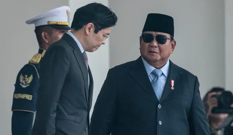 Presiden Prabowo Subianto menyambut kedatangan Perdana Menteri (PM) Singapura Lawrence Wong di Istana Merdeka, Jakarta, Senin (6/7/2026).