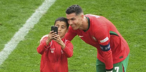 Cristiano Ronaldo Bikin Channel YouTube, Baru Hitungan Jam Langsung 1 Juta Subscriber