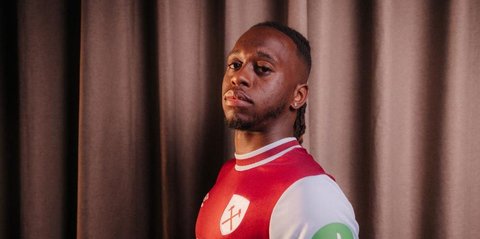 Hai MU, menjual Aaron Wan-Bissaka adalah sebuah kesalahan!