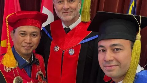 Raffi Ahmad Menerima Gelar Doktor Honoris Causa: Saya Persembahkan Penghargaan Ini untuk Allah