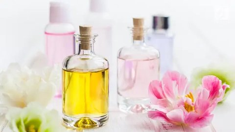 Ini Hukumnya Perempuan Muslim Mengenakan Parfum ke Luar Rumah