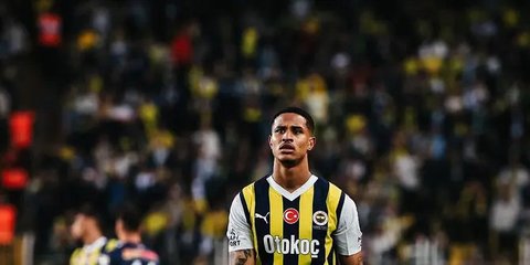 Momen Ibunda Mees Hilgers saat Foto Bareng dengan Pemain Fenerbahce Keturunan Indonesia, Bikin Heboh