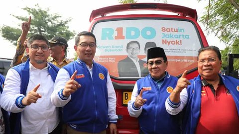 Didukung Ribuan Sopir Angkot, Wajah Ridwan Kamil Mejeng di Mobil Angkot