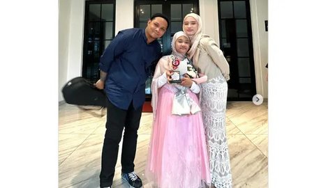 Inara Rusli dan Virgoun Tunjukkan Kekompakan dan Harmonis saat Hadiri Recital Concert Sang Anak