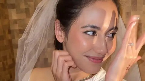 Momen Haru Keenan Pearce Ungkap Surat Mendiang Ayahnya di Hari Pernikahan Pevita Pearce