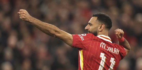 Arne Slot Sebut Mohamed Salah Bisa Bermain jadi Bek Kanan untuk Liverpool