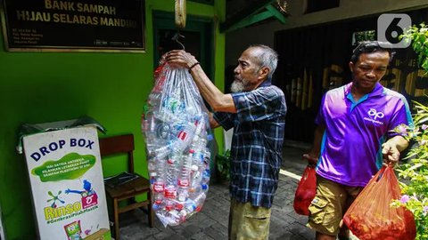 FOTO: Jurus Warga Kemayoran Sulap Sampah Menjadi Sumber Cuan