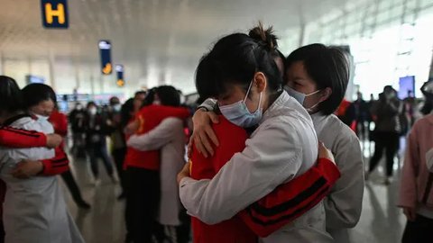 Aturan Unik di Bandara jadi Perbincangan, Batasi Pelukan Perpisahan Cuma Tiga Menit