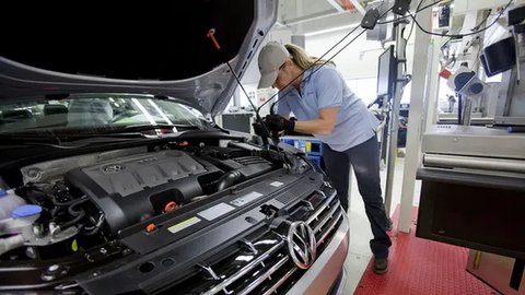 Penjualan Lesu, Raksasa Otomotif Ini Bakal PHK Puluhan Ribu Karyawan dan Tutup Tiga Pabrik