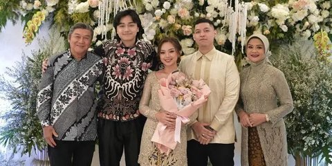 Cantik dan Memesona, Potret Putri Willy Dozan dan Betharia Sonata saat Tunangan Tampil Sederhana dengan Kebaya Coklat