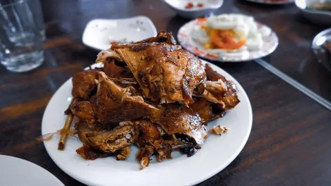 Resep dan Cara Masak Bebek Goreng Bumbu Hitam Madura yang Lezat dan Tak Berbau