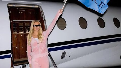 Potret Paris Hilton Pamer Jet Pribadi Super Mewah dan Glamor, Dalamnya Serba Pink