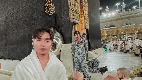 Cerita Pengalaman Umrah Taqy Malik, Bisa Salat di Saf Kedua Dunia hingga Doa Minta Keturunan