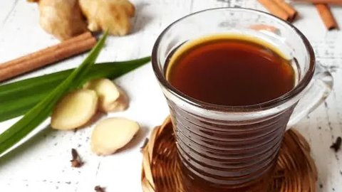 Cara Membuat Minuman Daun Salam, Inilah Resep Minuman Tradisional yang Mudah