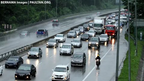 Waspada! Musim Hujan Berisiko Mobil Tergelincir, Ketahui Penyebab dan Pencegahannya