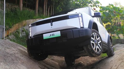 SUV Offroad Listrik Chery J6 Dikirim ke Konsumen pada Desember 2024