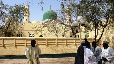 Serangan Teroris Paling Berdarah, 3 Bom Meledak di Luar Masjid Saat Salat Jumat, 120 Jemaah Tewas