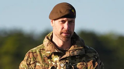 Penampilan Terbaru Pangeran William Bikin Fans Histeris, Gagah Tampan  Berseragam Militer dan Brewok