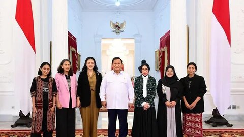 Potret Prabowo Subianto Terima Kunjungan Melly Goeslaw dan Tim Film Women From Rote Island di Istana Negara Jelang Piala Oscar 2025