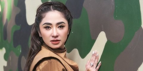 Dewi Perssik Akui Risih Foto Seksinya Jadi Koleksi Teman-Teman Sang Anak Gabriel