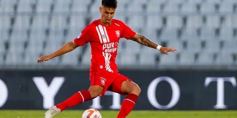 Begini Kondisi Terbaru Cedera Mees Hilgers, Sudah MRI Namun Diragukan Tampil saat Laga Kontra PSV dan Olympiacos