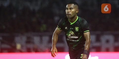 Jelang Lawan Arema FC, Bek Persebaya ini Ceritakan Pengalaman Duel Panas Persib Vs Persija