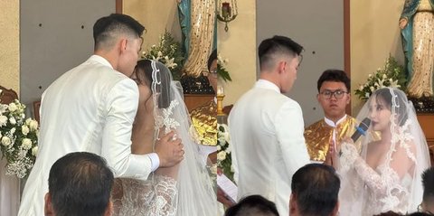 Vior Menangis Haru Saat Mengucap Janji Setia pada Vincent Kosasih di Pemberkatan Nikah