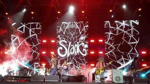 Bahagianya Slank Tampil Sepanggung bersama Anak-anaknya di Konser HUT Pasar Malam Empat Satoe