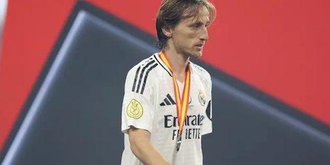 Luka Modric Uring-uringan Madrid Dibantai Barcelona di Final Piala Super Spanyol