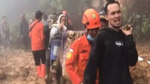 Kondisi Jalan Rusak Hambat Evakuasi Longsor Pekalongan, Cuaca Jadi Kendala Utama