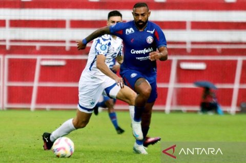 Lapangan Tergenang, Arema FC Gagal Taklukkan PSIS Semarang