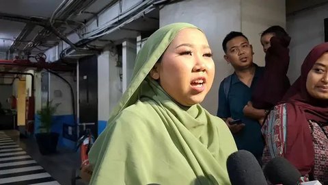 Kiky Saputri Hadiri Kajian Usai 2 Pekan Melahirkan: Aku Bukan Kerja Tapi Mencari Ilmu