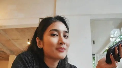 {{caption}}