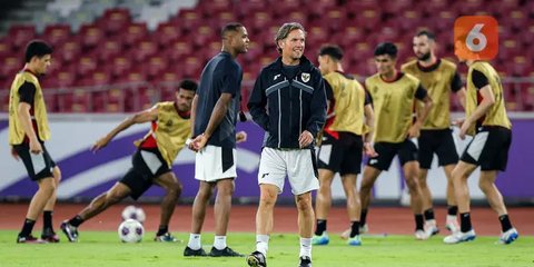 Asisten Pelatih Timnas Indonesia Alex Pastoor Kirim Ucapan Hangat Idulfitri