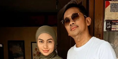 Potret Ariel Tatum Berhijab saat Syuting Bareng Hanung Bramantyo, Cantik Natural Meski Minim Makeup