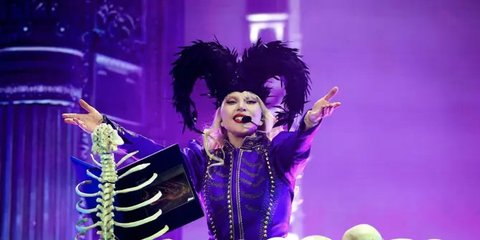 Intip Gaya Gothic Lady Gaga di Coachella 2025 yang Sukses Bikin Para Litter Monster Kagum dan Tersihir