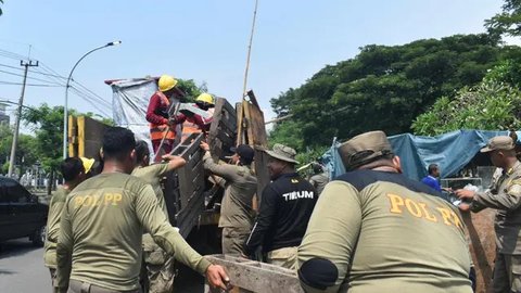 Lapak PKL di Bawah Jembatan Suramadu Jadi Sarang Prostitusi dan Miras