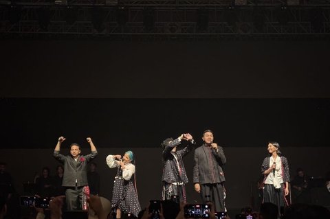 Tur Musik SAMA SAMA: Bandung Jadi Saksi Kolaborasi Spektakuler Lima Musisi Tanah Air