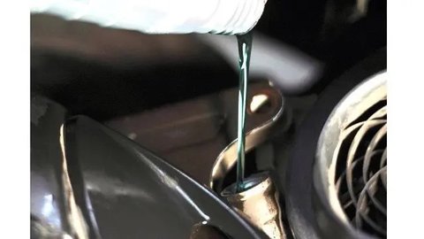 Dampaknya Mengerikan Jika Oli Mesin Berlebihan