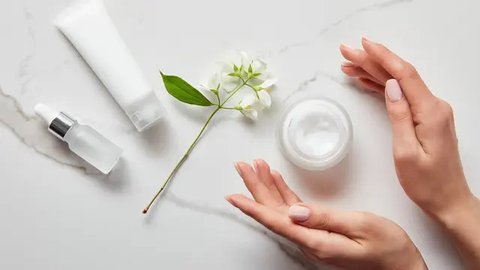 Mengulas Peptida, Bahan Aktif Skincare yang Dipercaya Bisa Mengurangi Kerutan Wajah