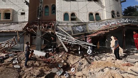 FOTO: Serangan Brutal Israel ke Jalur Gaza Terus Berlanjut, Korban Tewas Nyaris Tembus 53 Ribu Orang