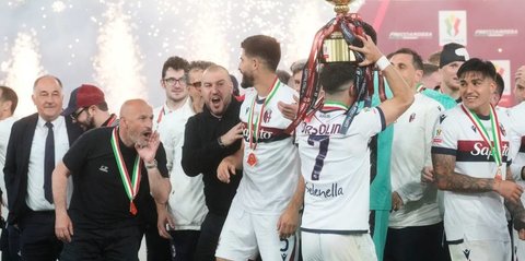 Vincenzo Italiano Akhirnya Raih Gelar Coppa Italia Bersama Bologna Setelah 3 Kali Kalah di Final