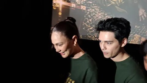 Sepulang dari Italia, Luna Maya Tampil Perdana Sebagai Pasutri dengan Maxime Bouttier di Gala Premier Film GUNDIK