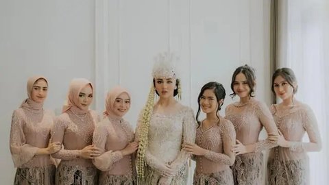{{caption}}