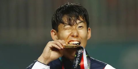 Perjalanan Son Heung-min: Raih Medali Emas di Pakansari Kini Angkat Trofi Liga Europa