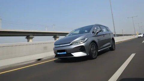 Harga BYD M6 pada Mei 2025, Dimulai dari Rp 383 Juta