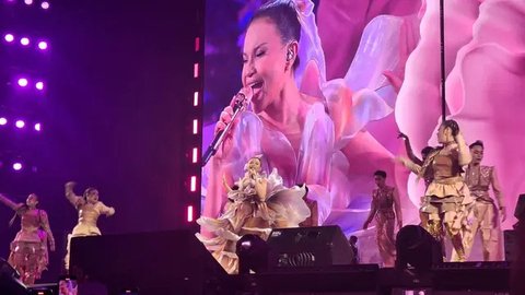 Rossa Menggebrak Konser Here I Am dengan Tegar: Aku Ingin Nyanyi Tiga Jam untuk Kalian!