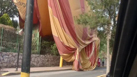 Kecelakaan Balon Udara di Meksiko Lukai Belasan Orang, Tersangkut di Pagar dan Kabel Listrik