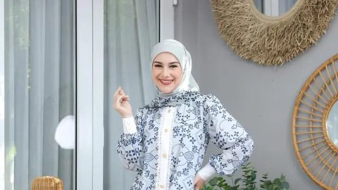 5 Inspirasi Model Gamis Ala Irish Bella untuk Lebaran Iduladha 2025, Cocok Buat Ibu Muda Usia 30-an